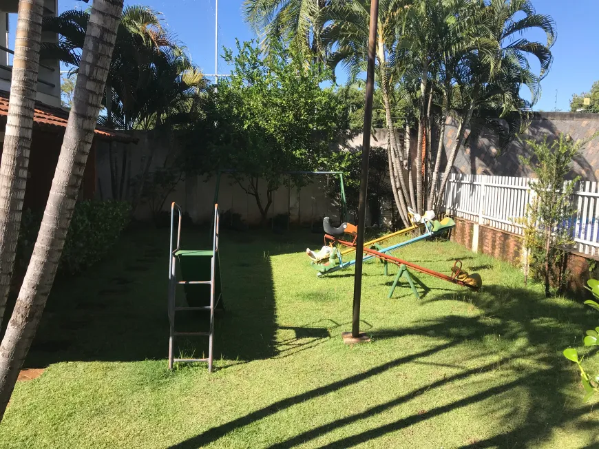 Sobrado Diferenciado com 3 Quartos e Varanda Gourmet no Parque Anhanguera II