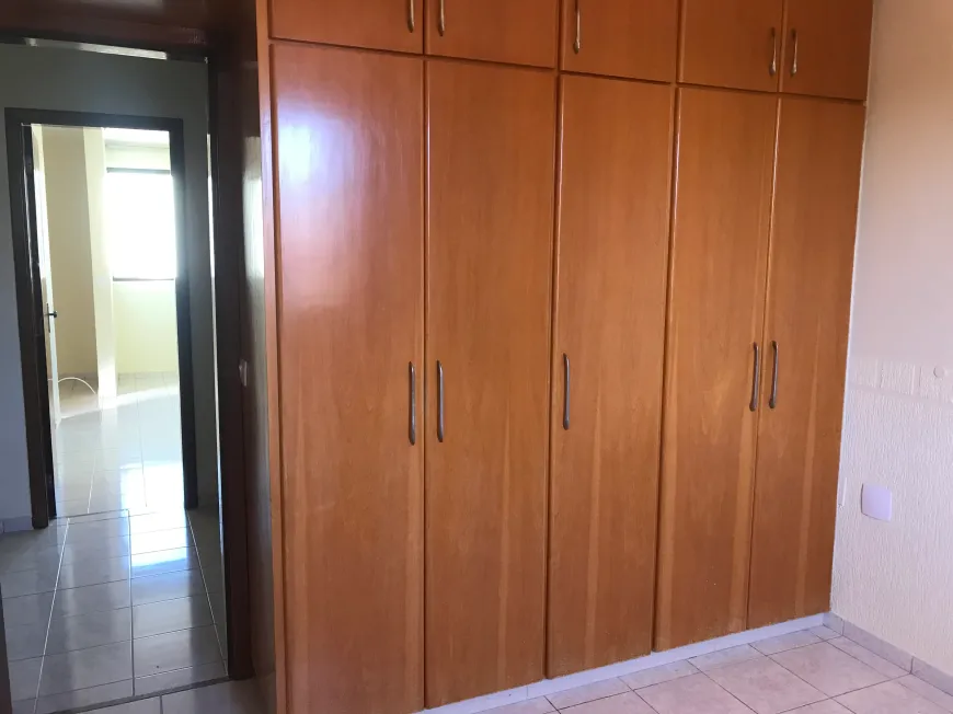 Sobrado Diferenciado com 3 Quartos e Varanda Gourmet no Parque Anhanguera II