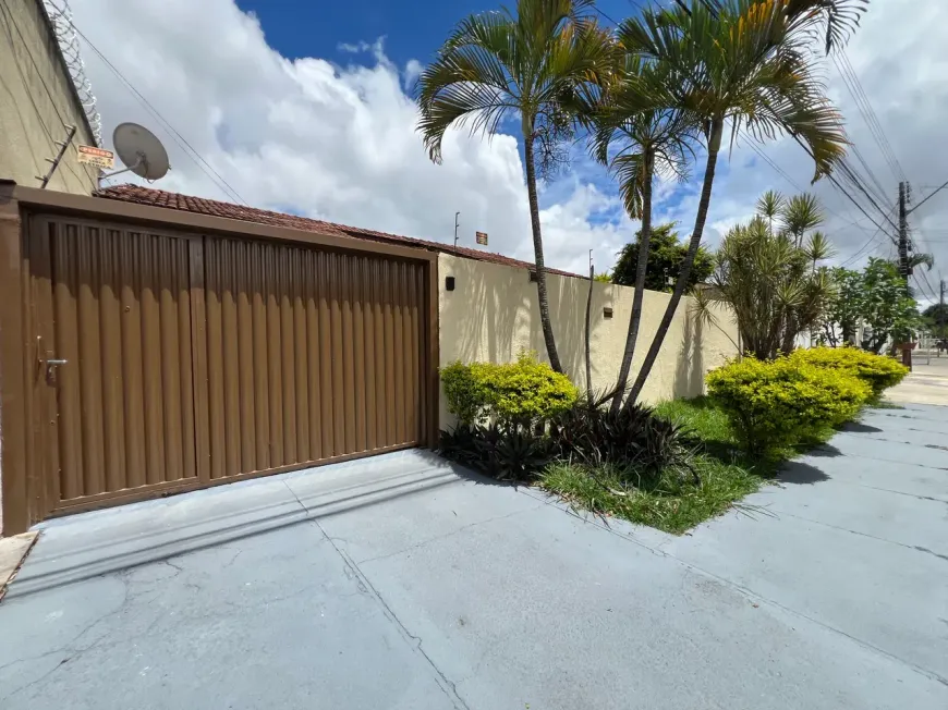 Casa Térrea para Aluguel - 3 Quartos com Suíte - Jardim Europa