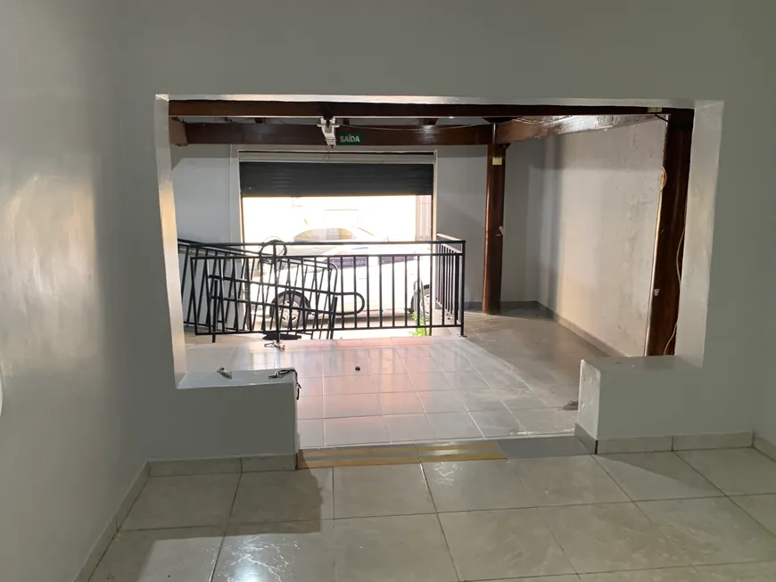 Loja Comercial Ampla no Nova Suiça - Pronta para Seu Negócio