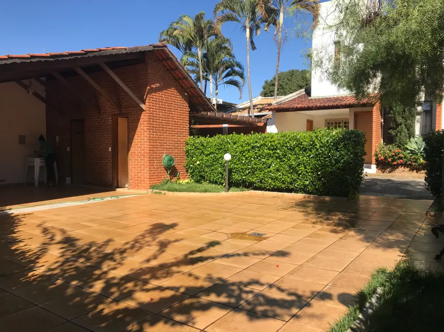 Sobrado Diferenciado com 3 Quartos e Varanda Gourmet no Parque Anhanguera II